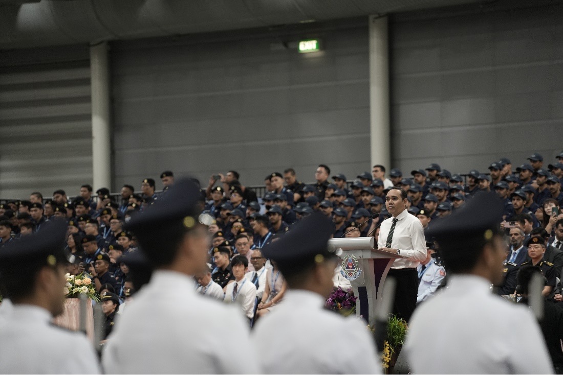 Mr Zhulkarnain Abdul Rahim delivering his speech at SCDF Parade 2023